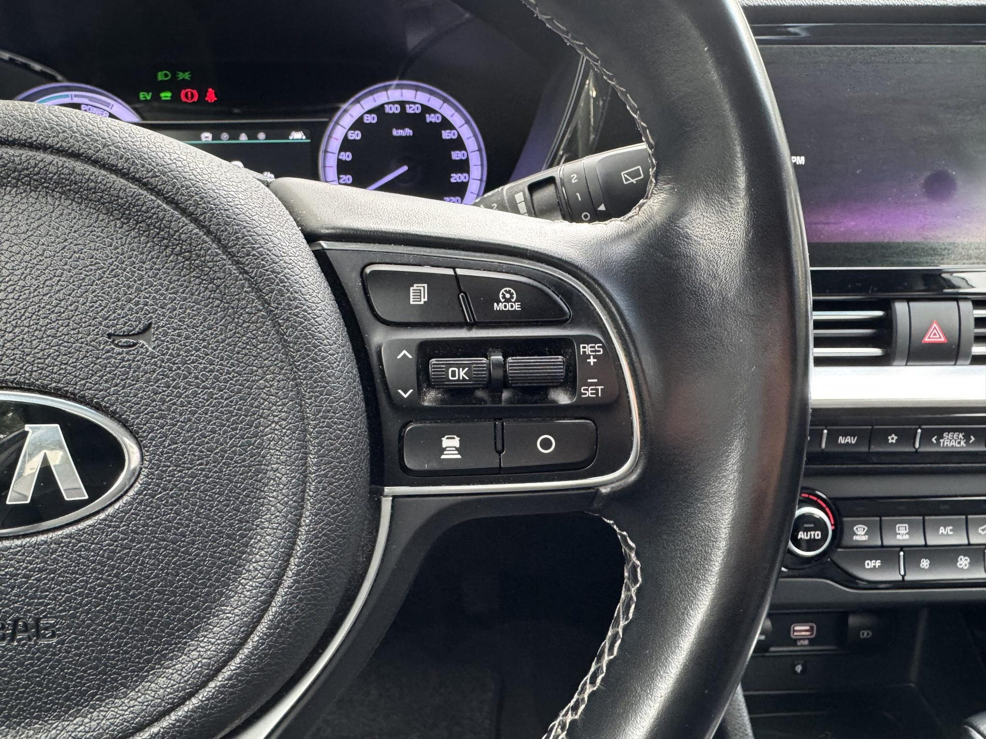 49313548-16.jpg