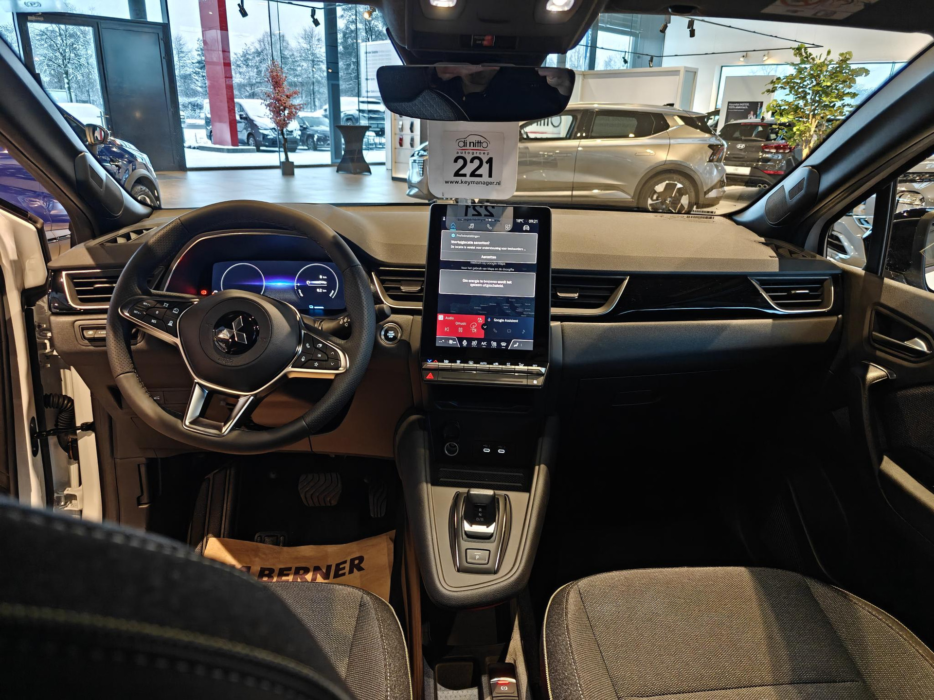 50567794-5.jpg