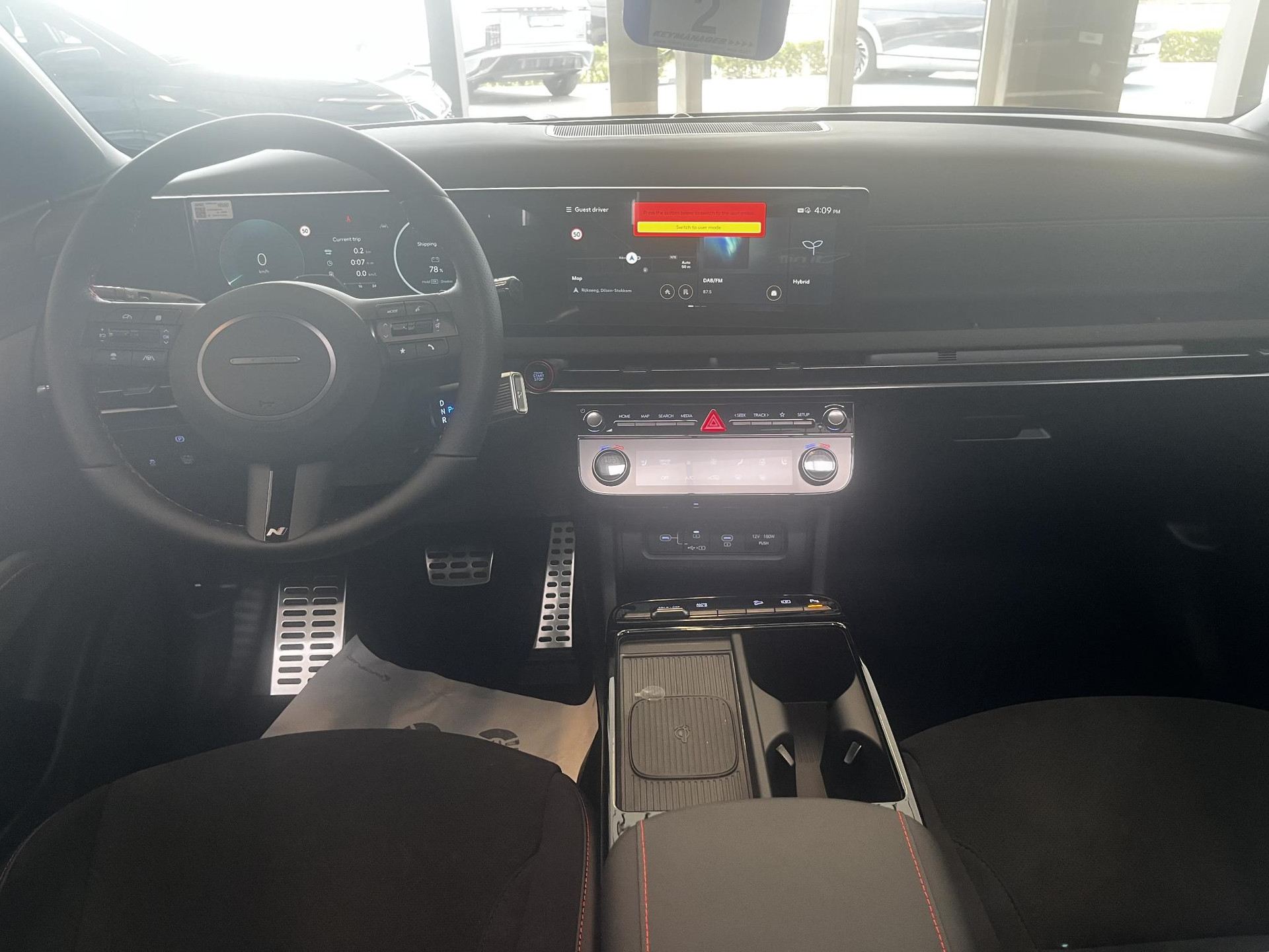 54958677-8.jpg